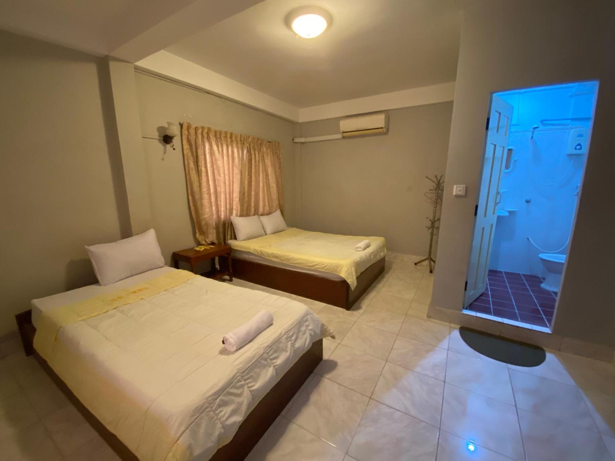 The Grey Guesthouse Phnom Penh Exterior photo