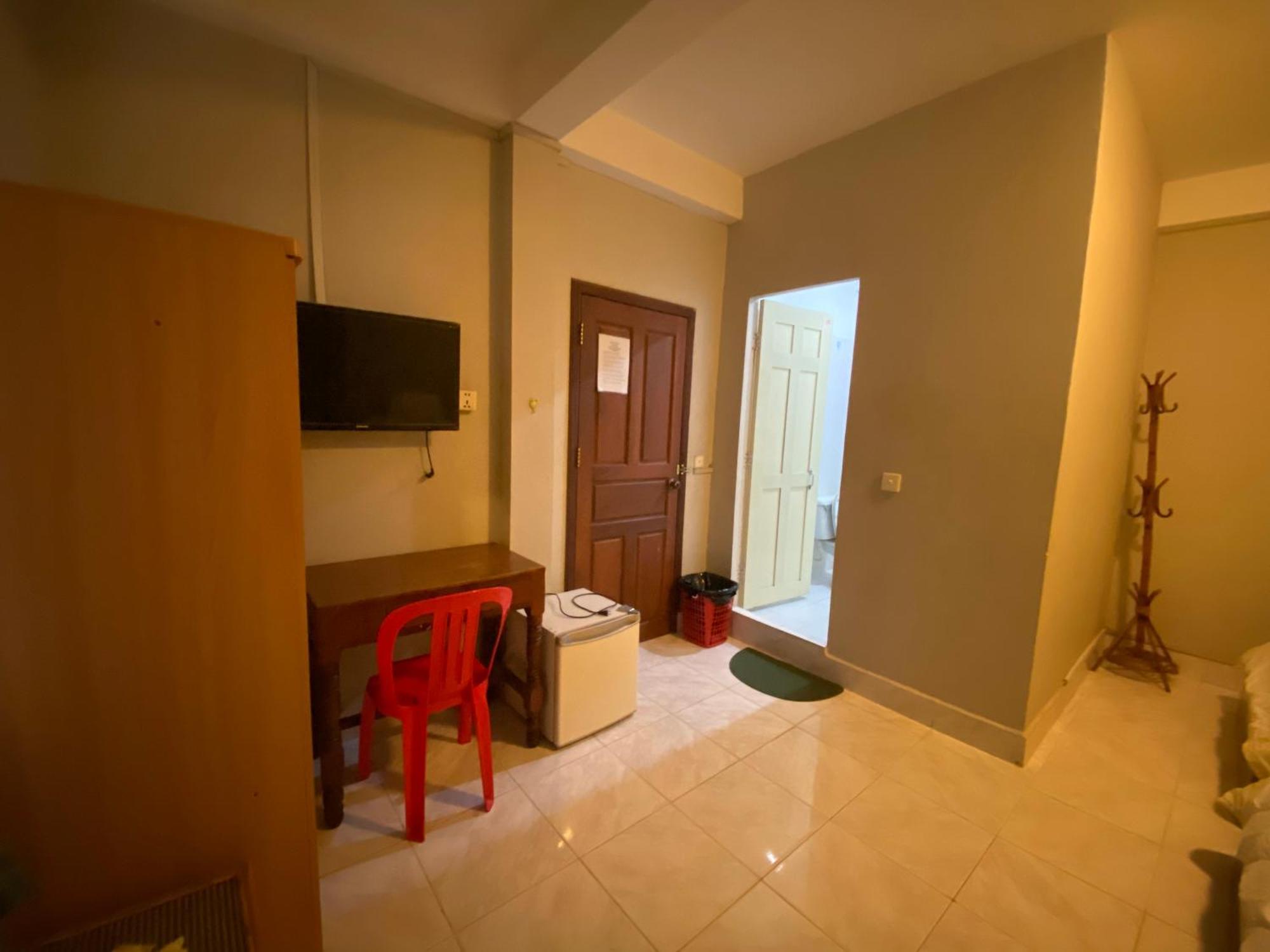 The Grey Guesthouse Phnom Penh Exterior photo