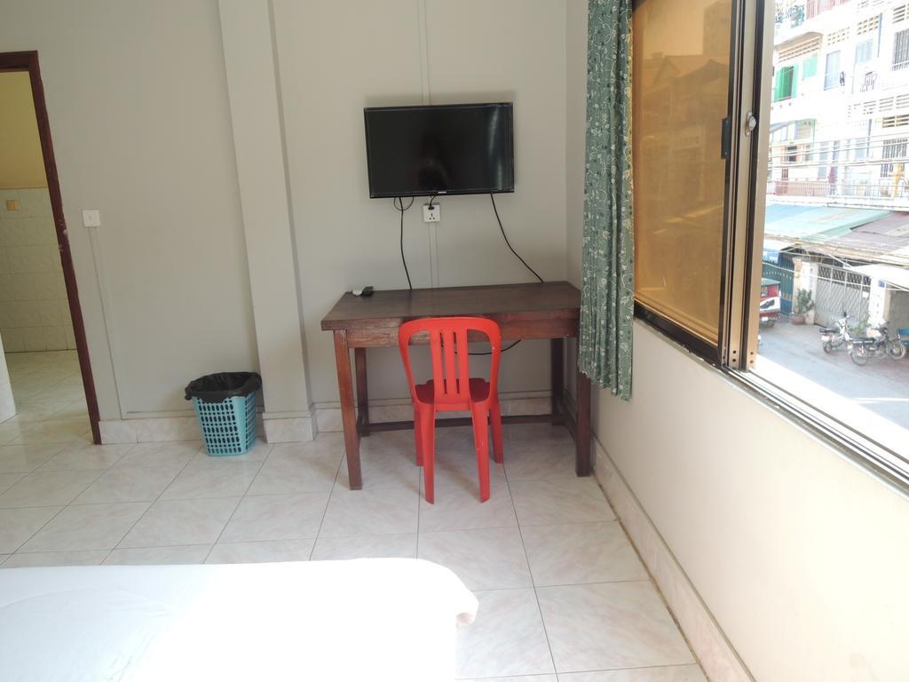 The Grey Guesthouse Phnom Penh Exterior photo