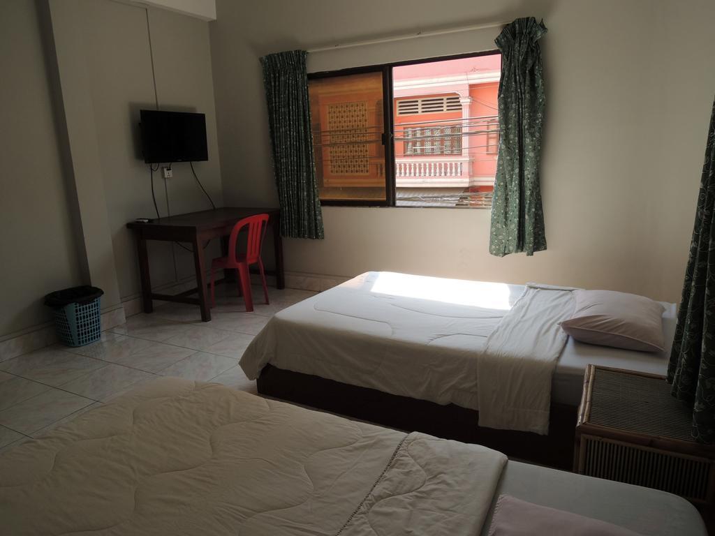 The Grey Guesthouse Phnom Penh Exterior photo